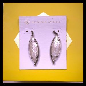 Kendra Scott Silver Maxwell Crackle white MOP